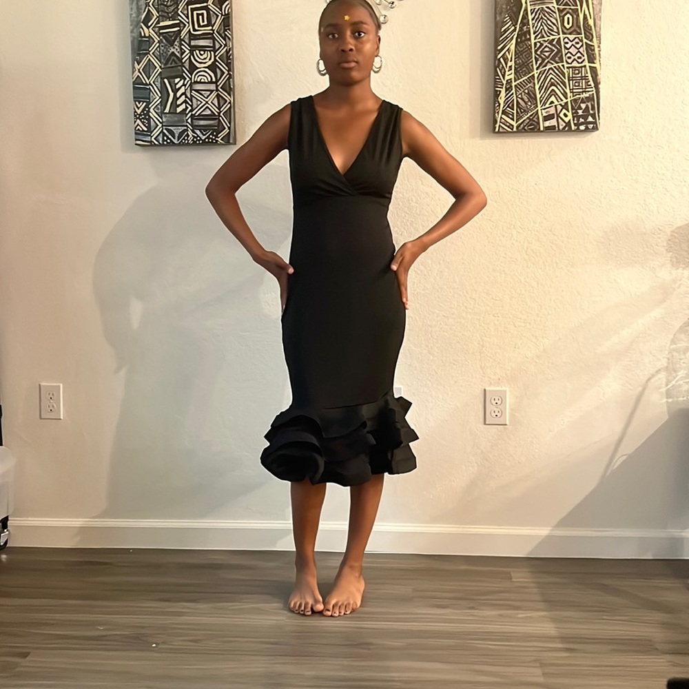 Black Ruffled Bottom V Neck New M